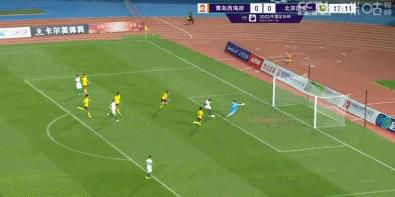 他扒开我的内裤把舌头进去动态图